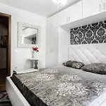 Katerynynska Street 3-bedrooms