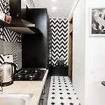 Katerynynska Street 3-bedrooms Апартаменти