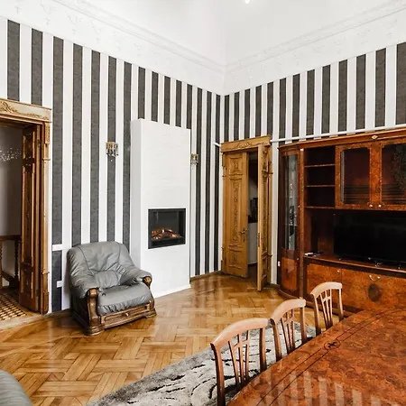 Katerynynska Street 3-bedrooms