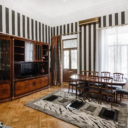 公寓 Katerynynska Street 3-bedrooms 敖德萨