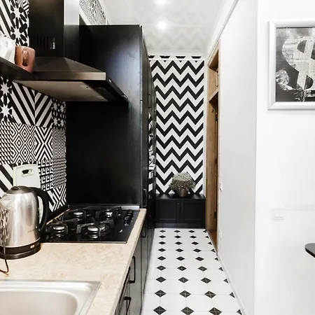 Katerynynska Street 3-bedrooms Daire