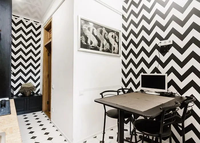 Katerynynska Street 3-bedrooms *