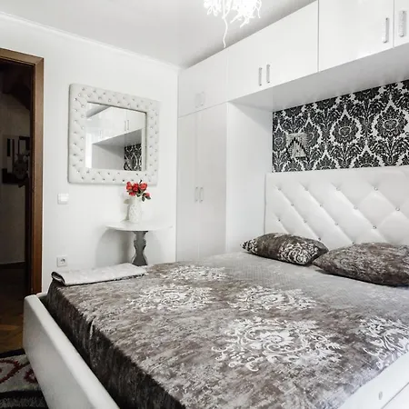 Katerynynska Street 3-bedrooms